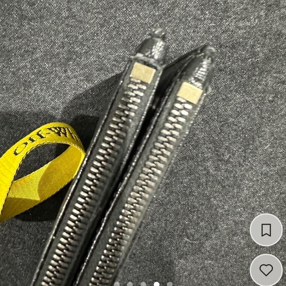 Off-White Pouch - Picture 4 of 5